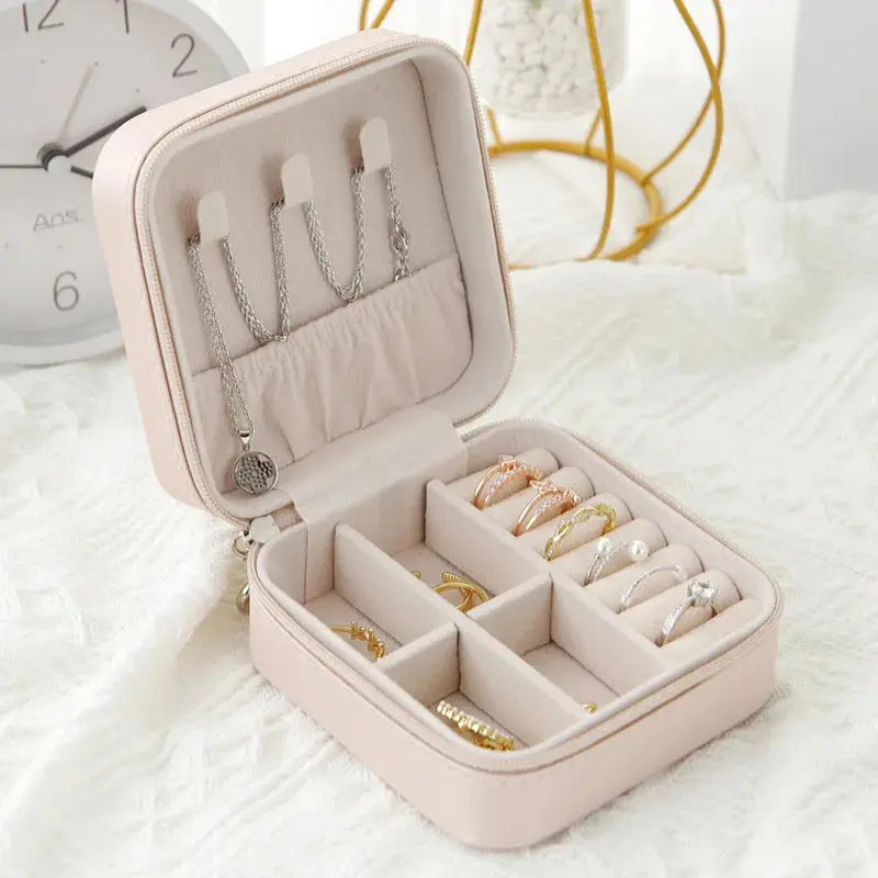 Mini Jewelry Travel Box – Portable Storage for Rings, Earrings & Necklaces elyndar