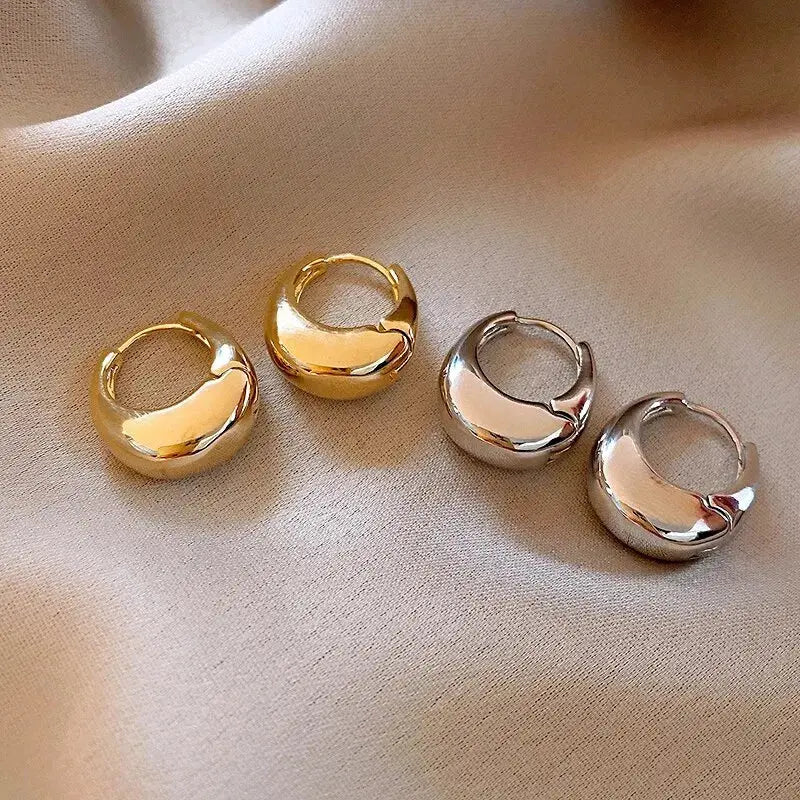 Stylish U-Shaped Hoop Earrings elyndar