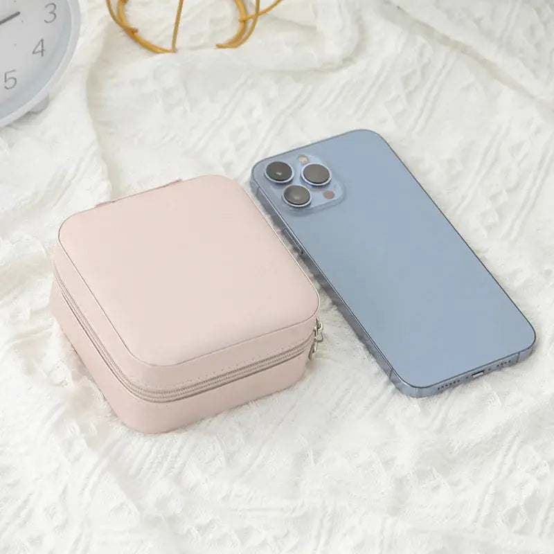 Mini Jewelry Travel Box – Portable Storage for Rings, Earrings & Necklaces elyndar