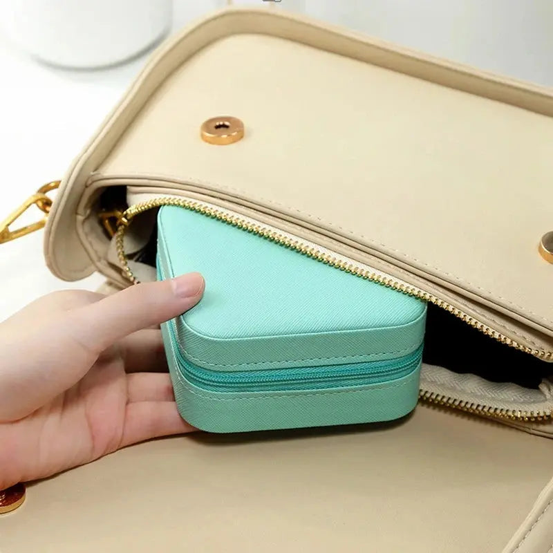 Mini Jewelry Travel Box – Portable Storage for Rings, Earrings & Necklaces elyndar