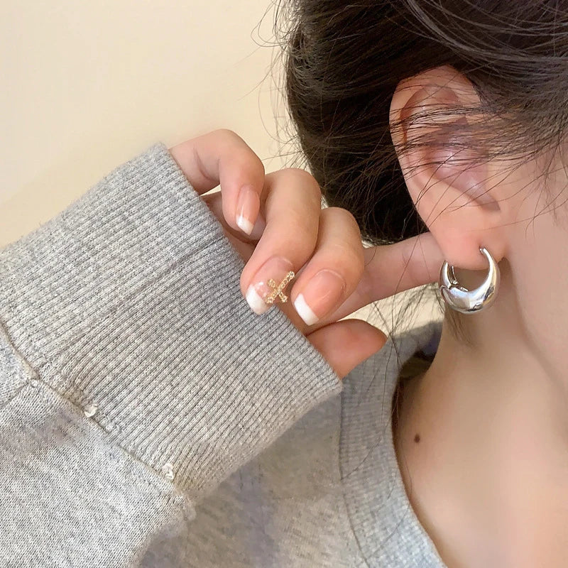 Stylish U-Shaped Hoop Earrings elyndar